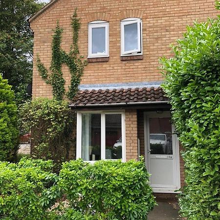 Rowan Tree Villa Aylesbury  Exterior foto
